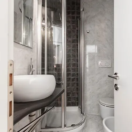 Apartment Quadrilocale A 50 Passi Dal Duomo, Primo Piano Nobile Genua