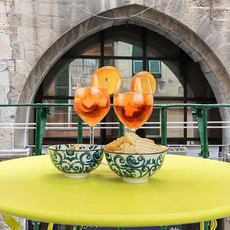 Quadrilocale A 50 Passi Dal Duomo, Primo Piano Nobile アパート *
